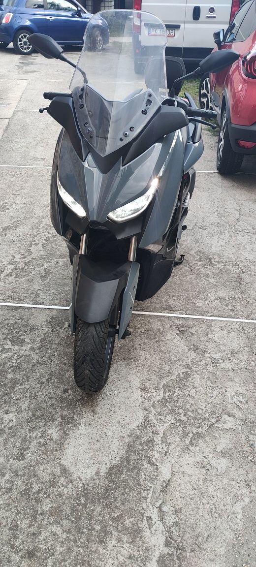 Yamaha x max 300