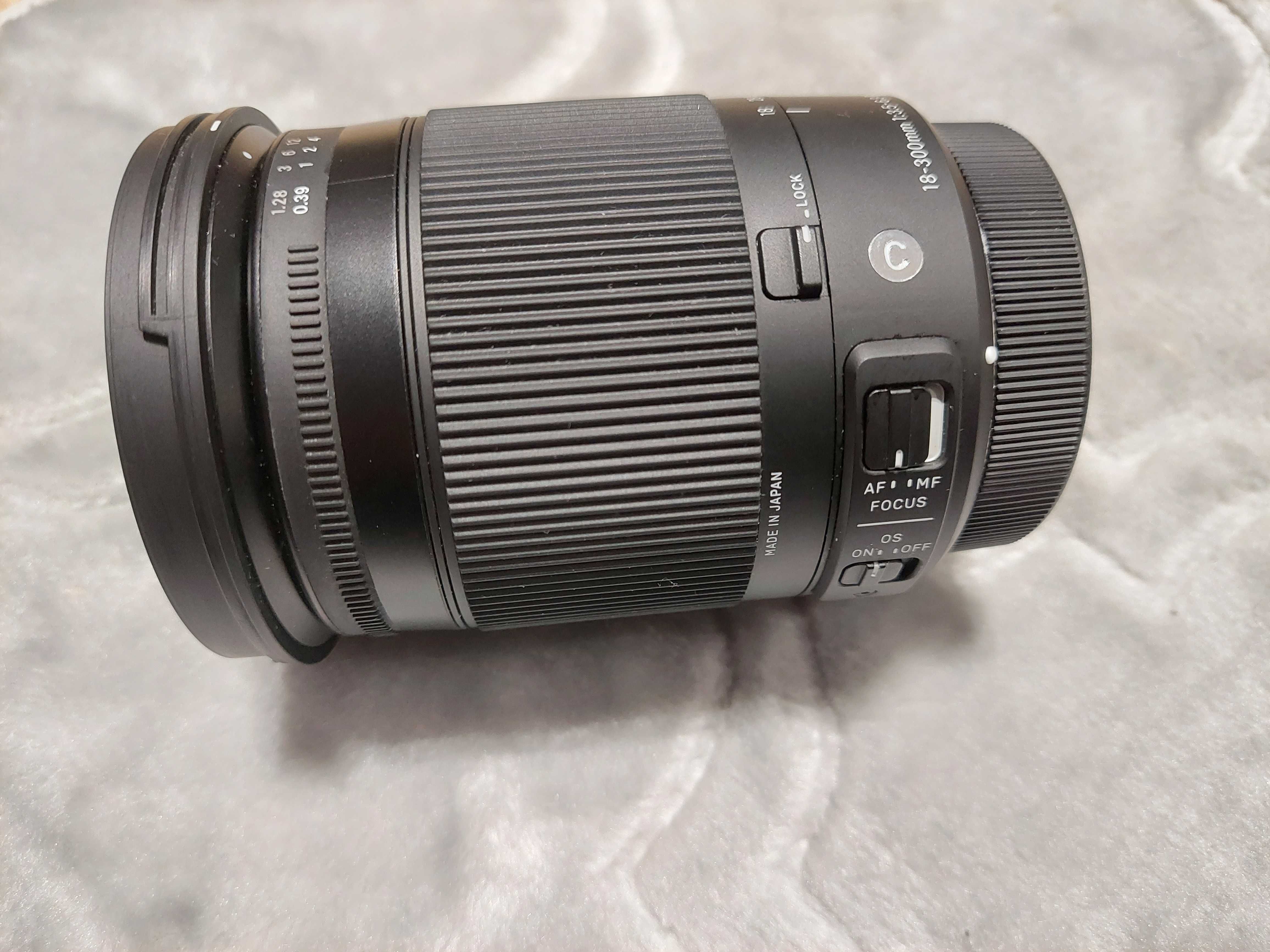 Sigma C 18-300 mm f/3.5-6.3 DC MACRO OS HSM Canon