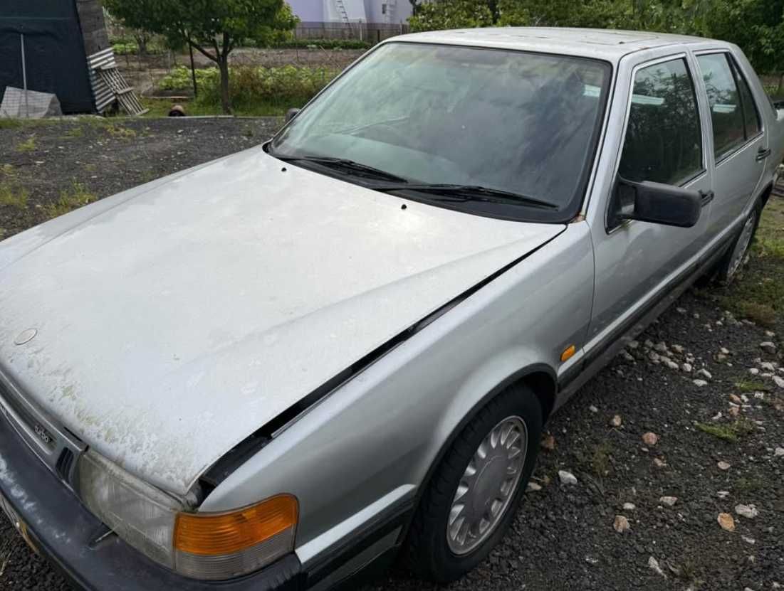SAAB 9000 turbo, está a trabalhar mas não anda, volante á direita.