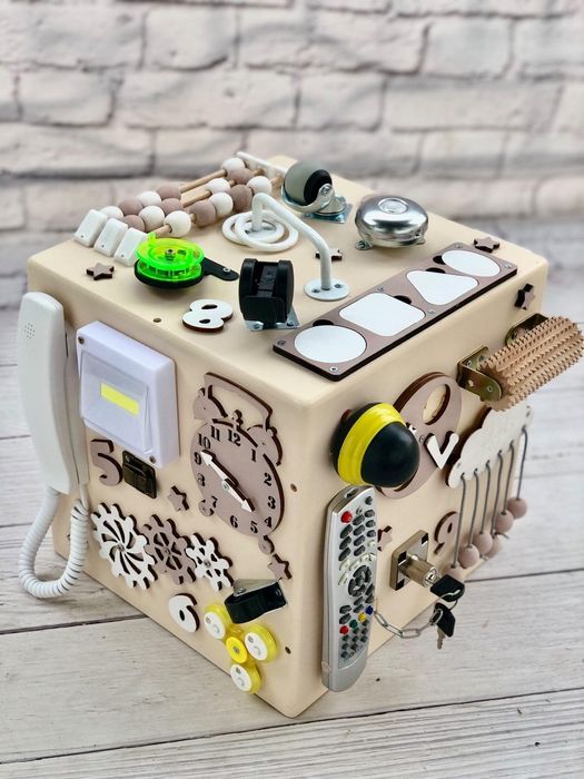 Бізікуб Бізіборд