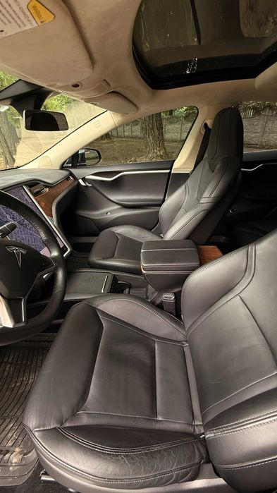Tesla model s 90d dual motor Rest