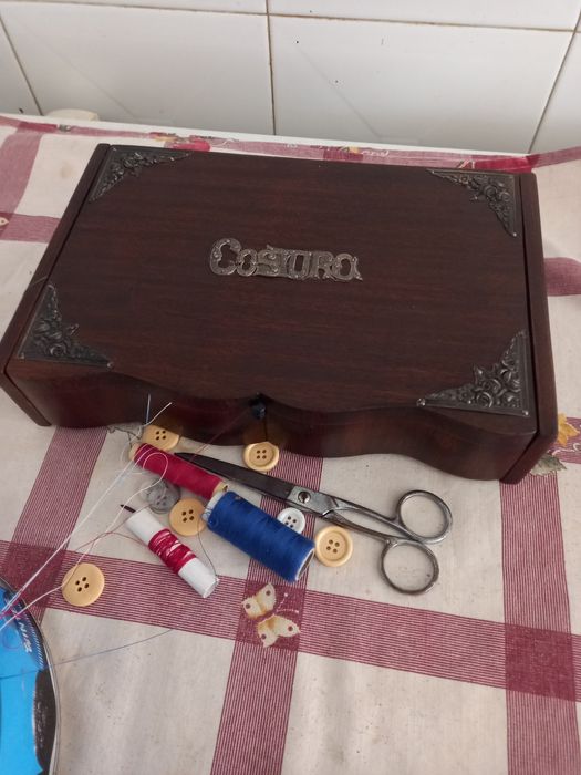 Caixa de costura.
