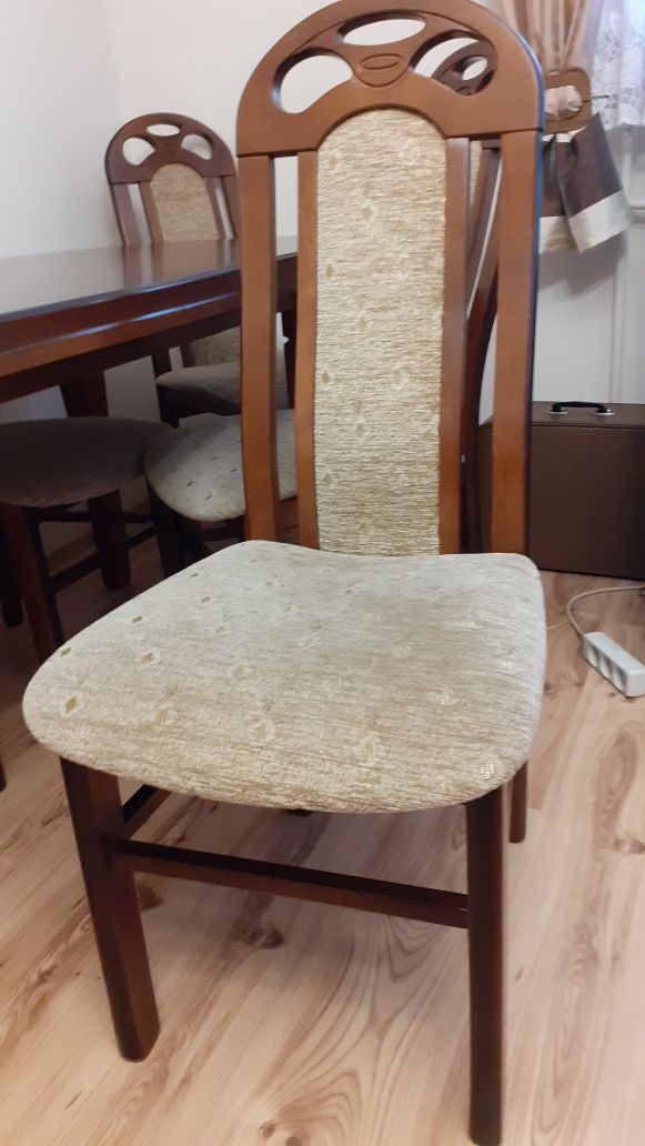 Stół w idealnym stanie + 6 krzeseł