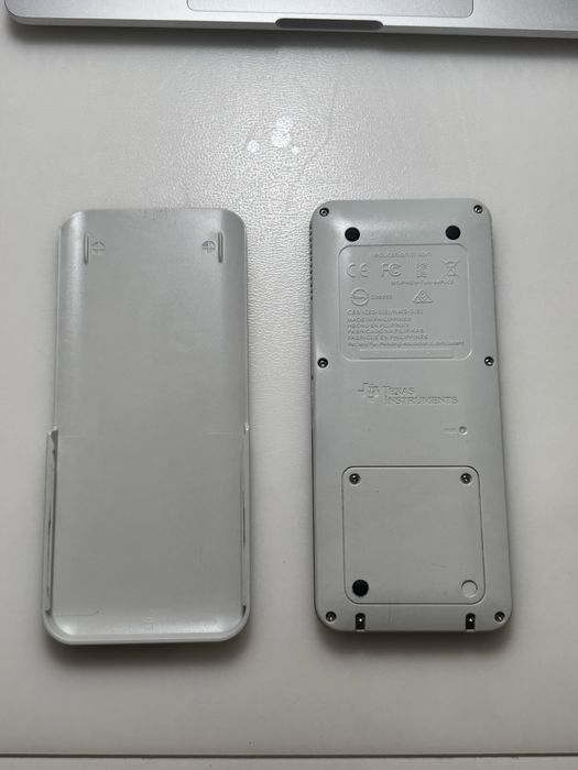 Calculadora Gráfica TEXAS TI-84 Plus CE-T