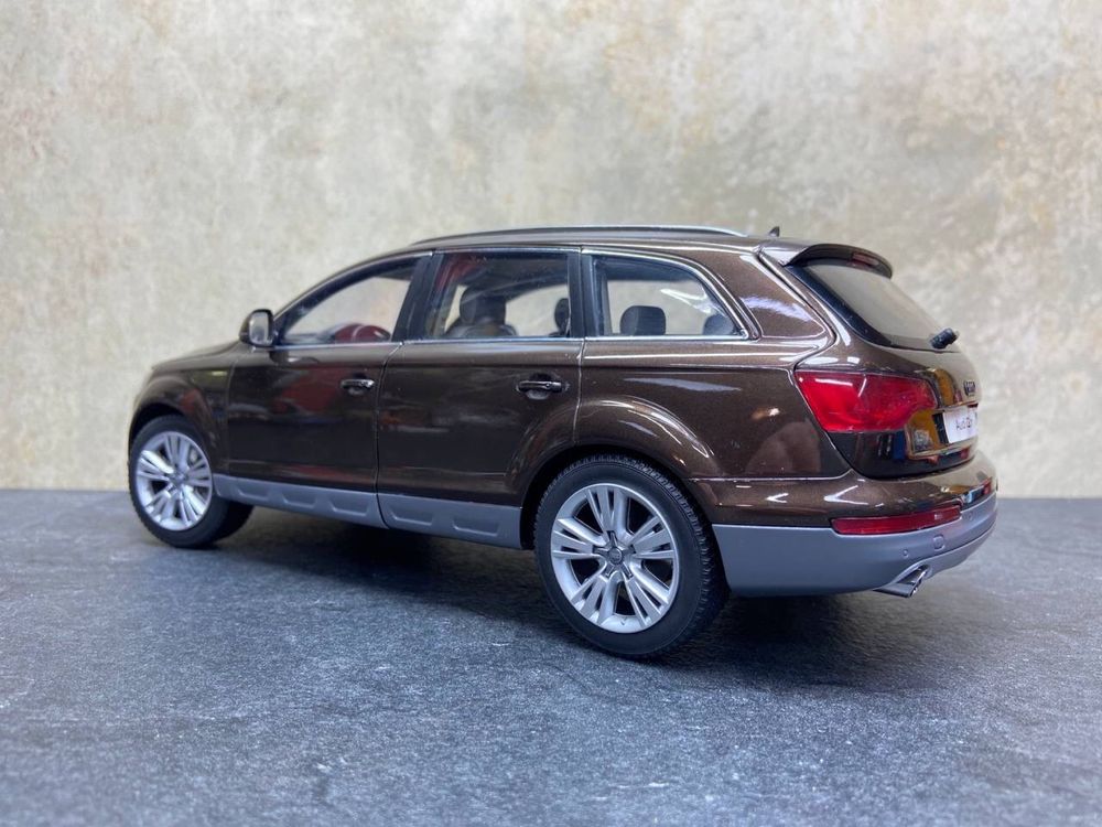 1/18 модель Audi Q7 facelift KYOSHO