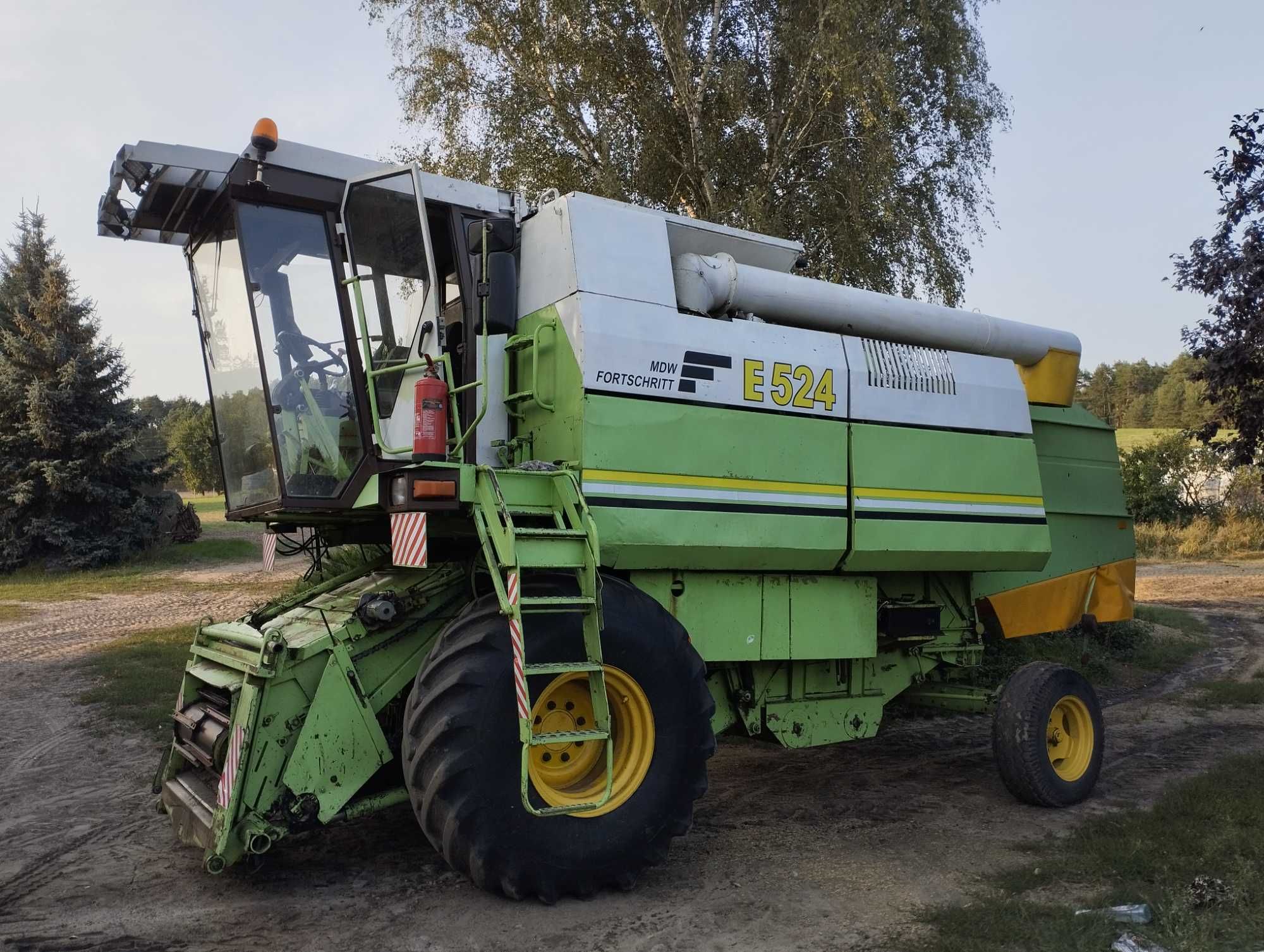 Kombajn zbożowy Fortschritt E524 MDW