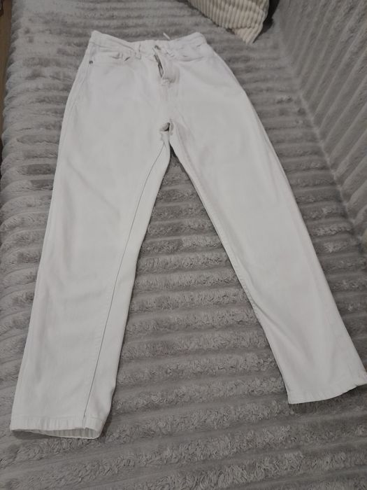 Джинси жіночі , 2 пари розмір може бути на XS та S