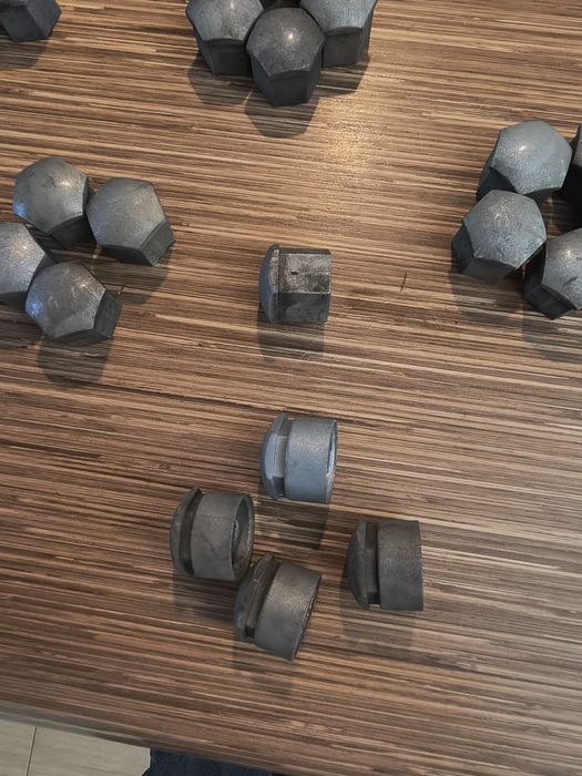 Nakładki na śruby Audi/VW