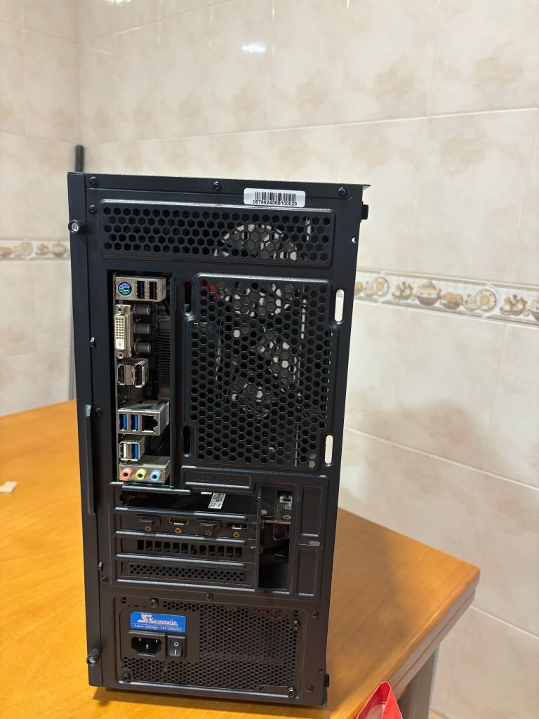 Oportunidade! PC Gaming Ryzen 5 + RX 5600XT + Monitor 28”