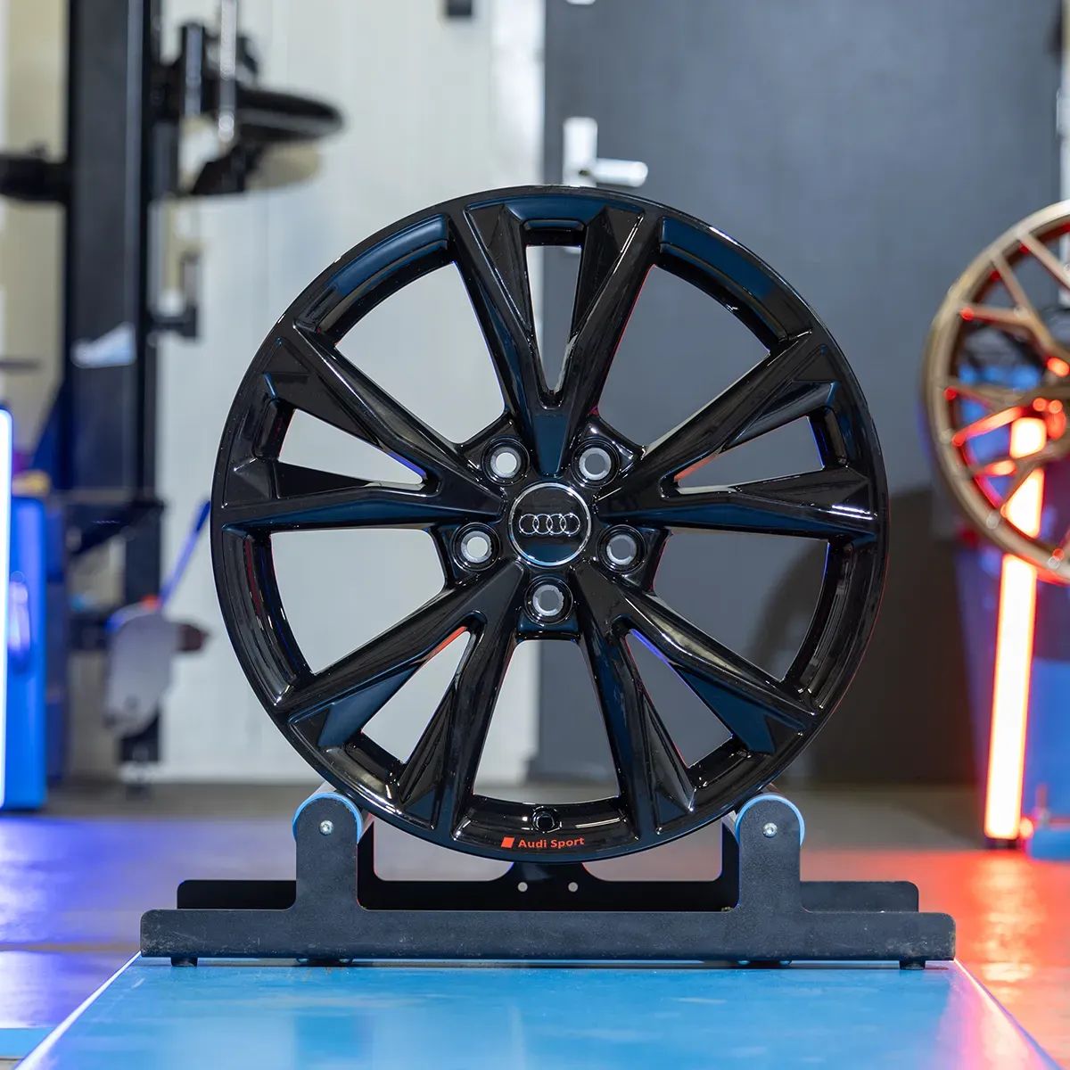 NOWE Oryginalne Felgi Audi 18 A3 A4 A6 A8 Q2 Q3 TT