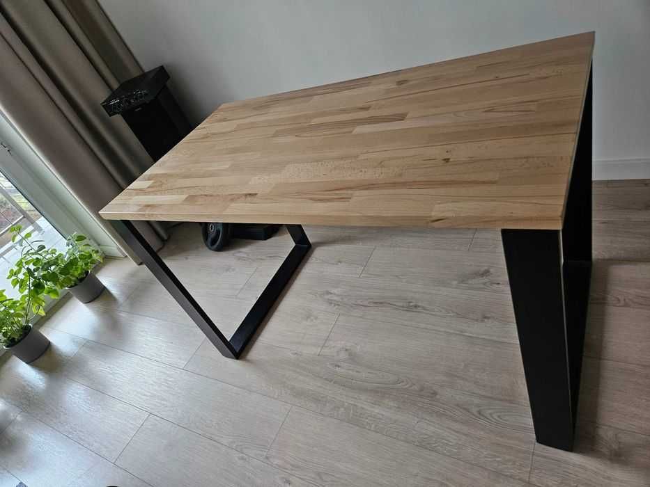 Stół w stylu loftovym