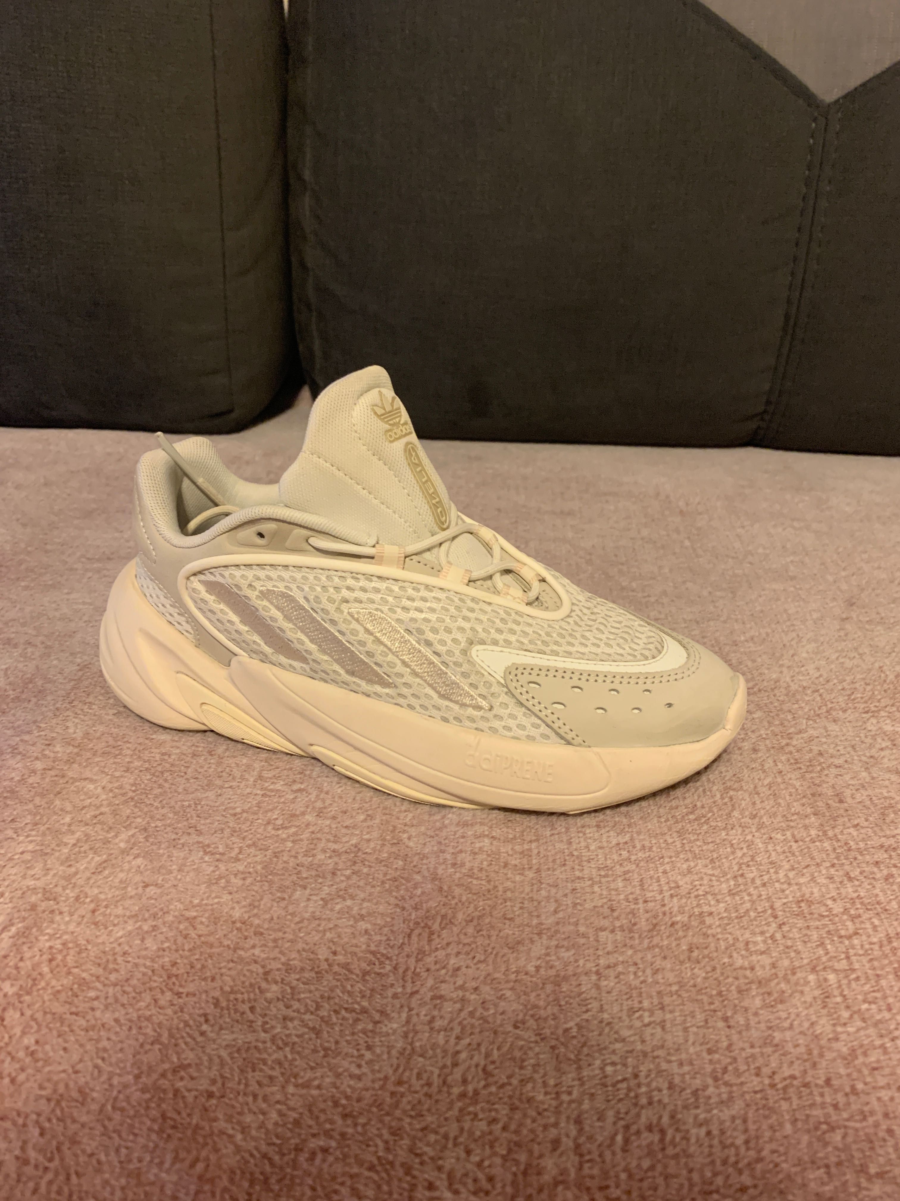 Кросівки Adidas ozelia