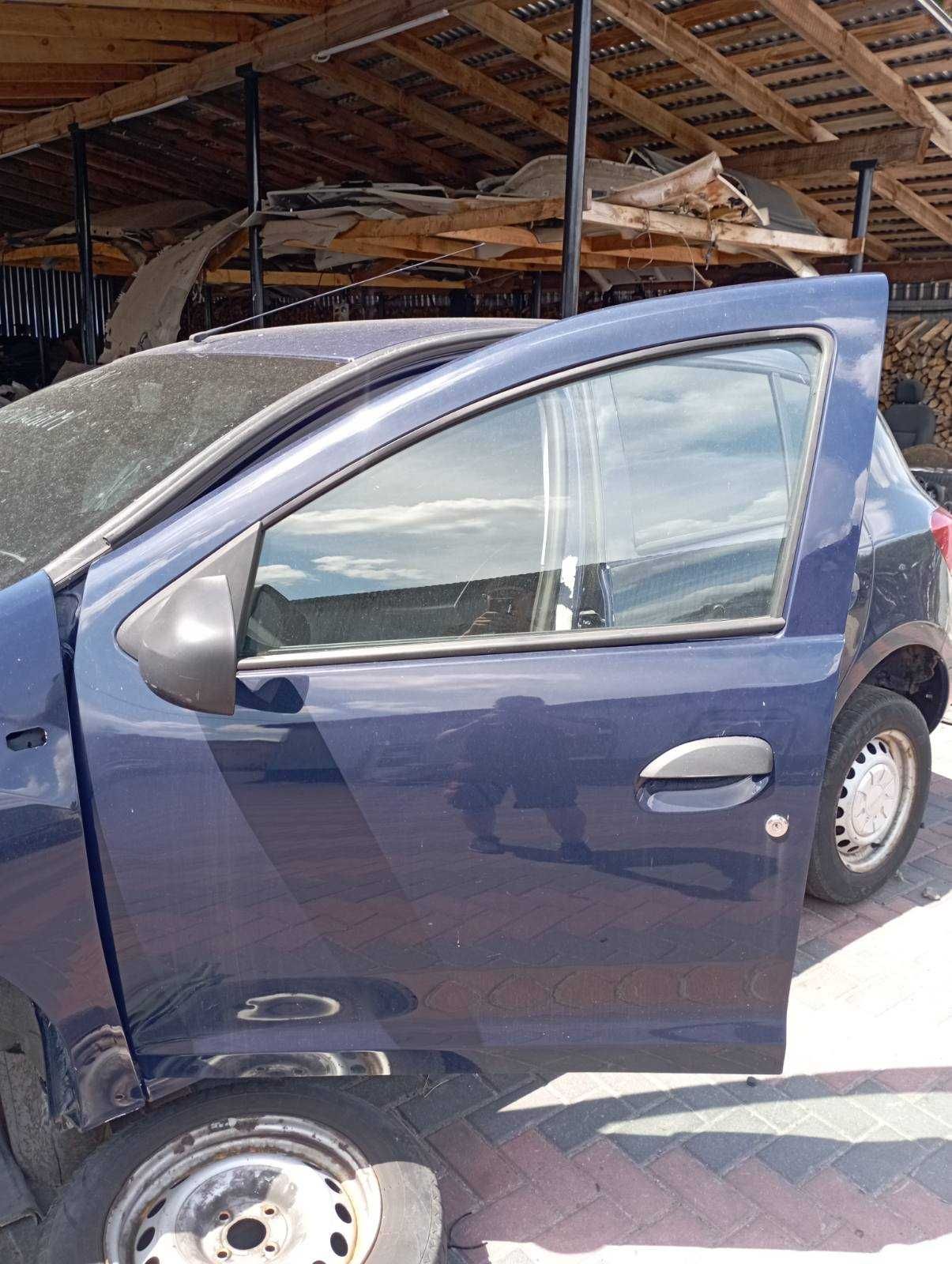 Дверь передняя задняя правая левая Dacia Sandero 2 (2013-2017)
