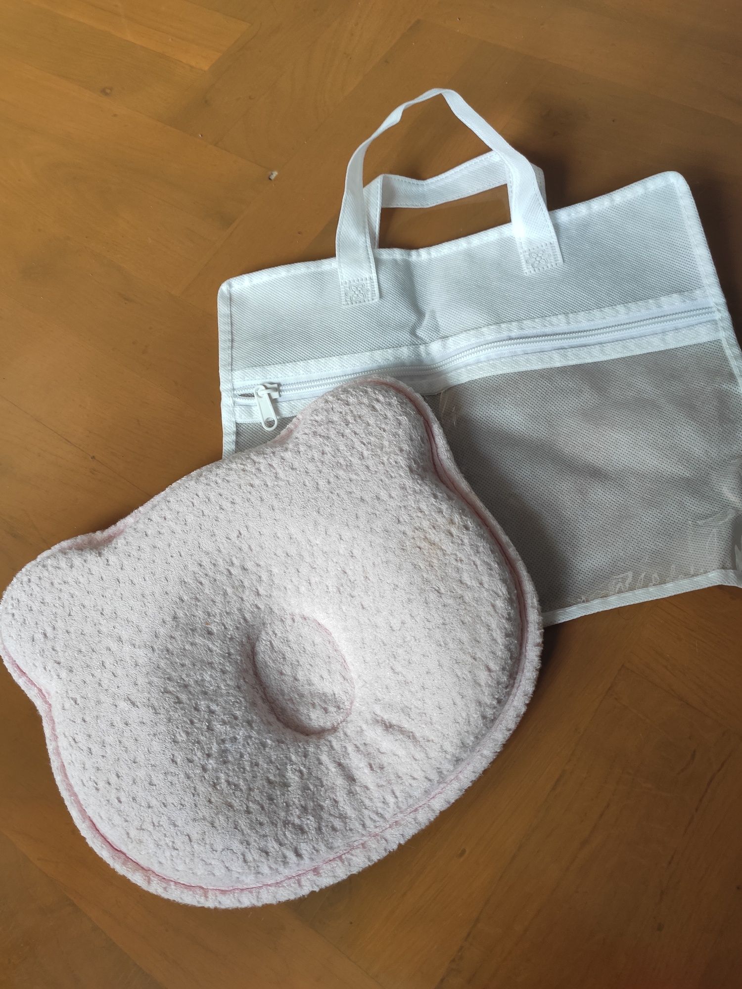Poduszka headcare ortopedyczna różowa dla niemowlaka