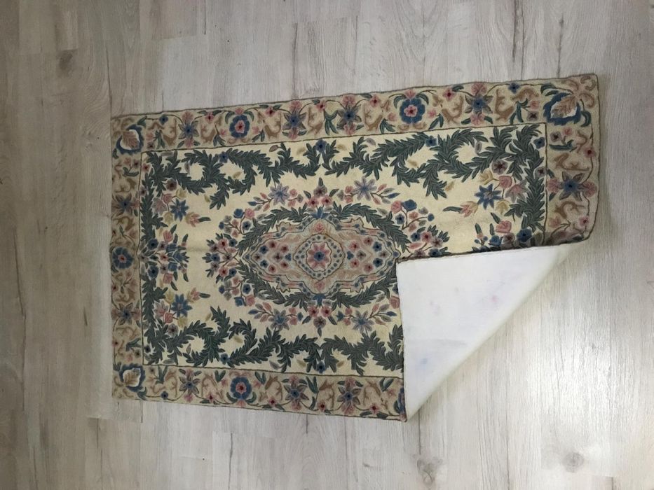 Tapete indiano bordado manualmente