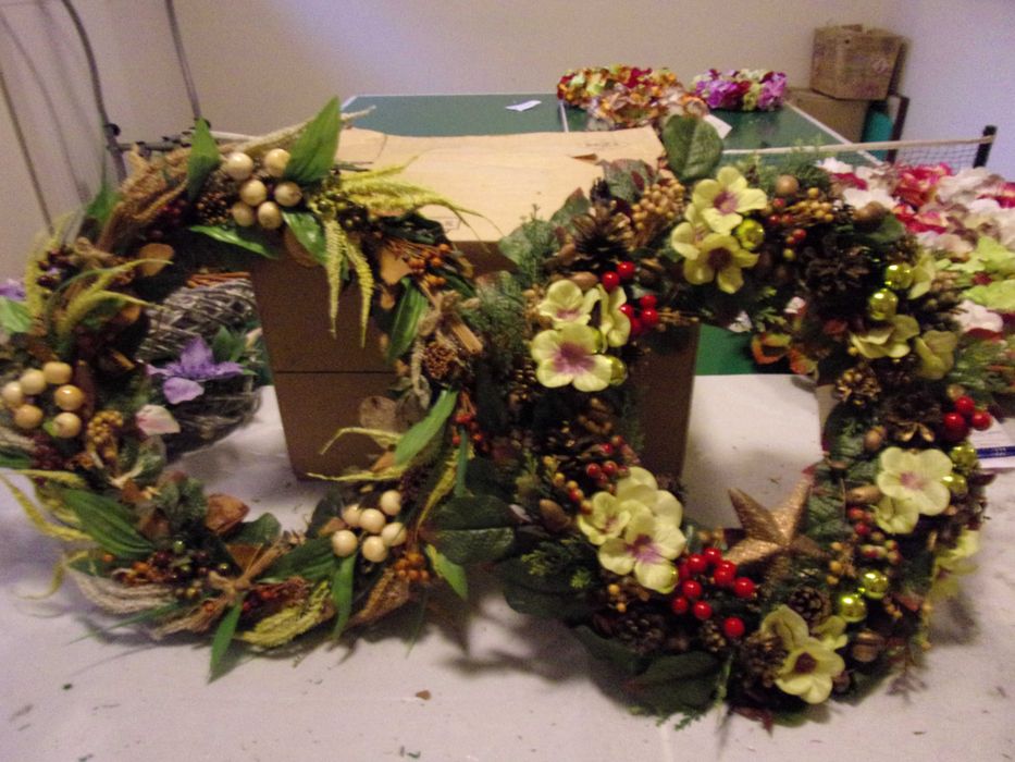 wianek 2 wianki na jesień i na Boże Narodzenie śr43cm zestaw 2szt/80zł