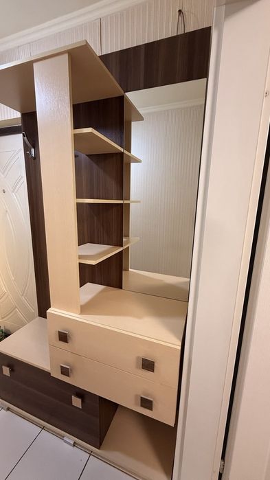 Шафа у передпокій