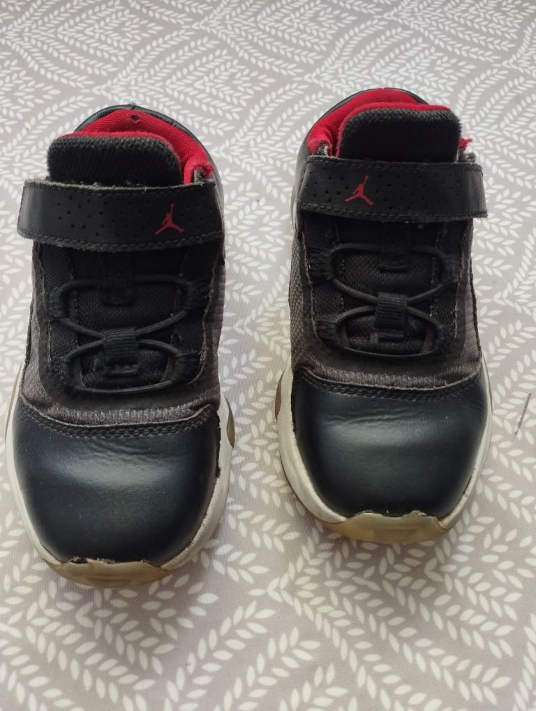 Buty dziecięce Jordan r28