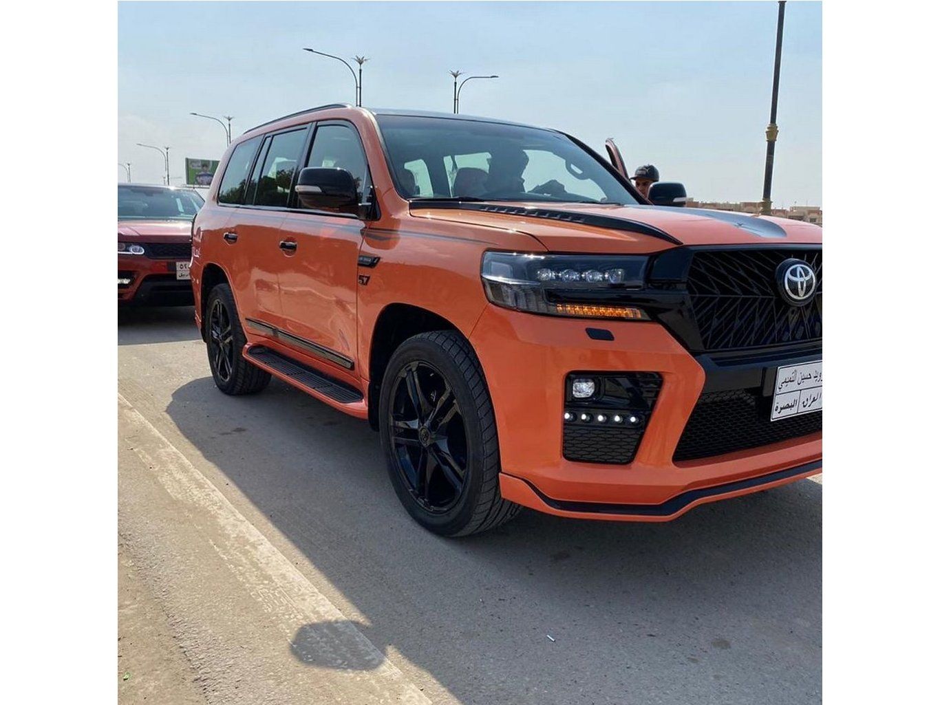 Toyota LandCruiser 200 Передние фары оптика в дизайне Bugatti
