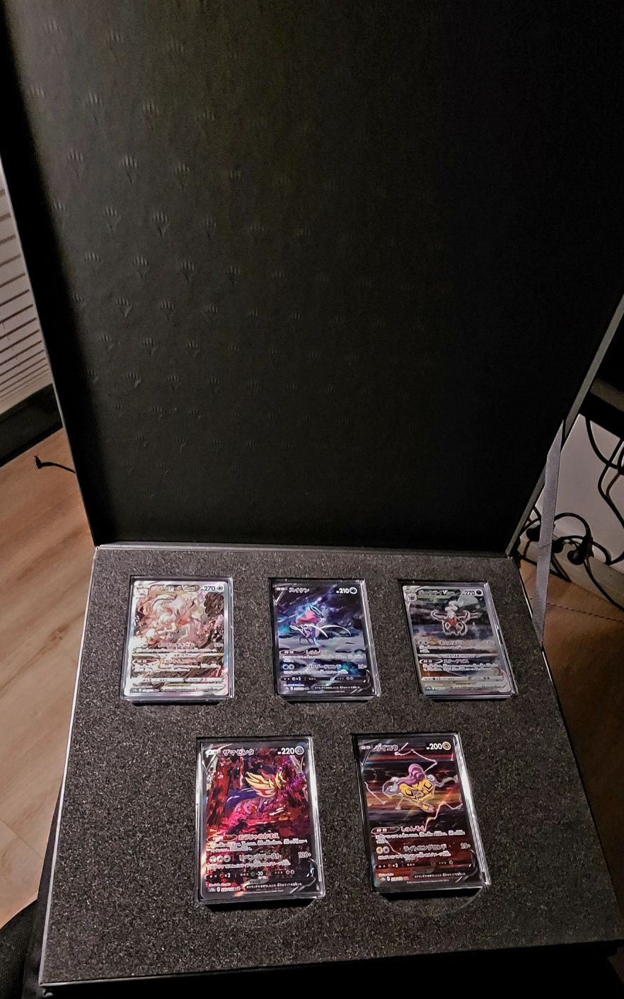 Rarytas Kolekcja oryginalne karty Pokemon w pięknym pudełku