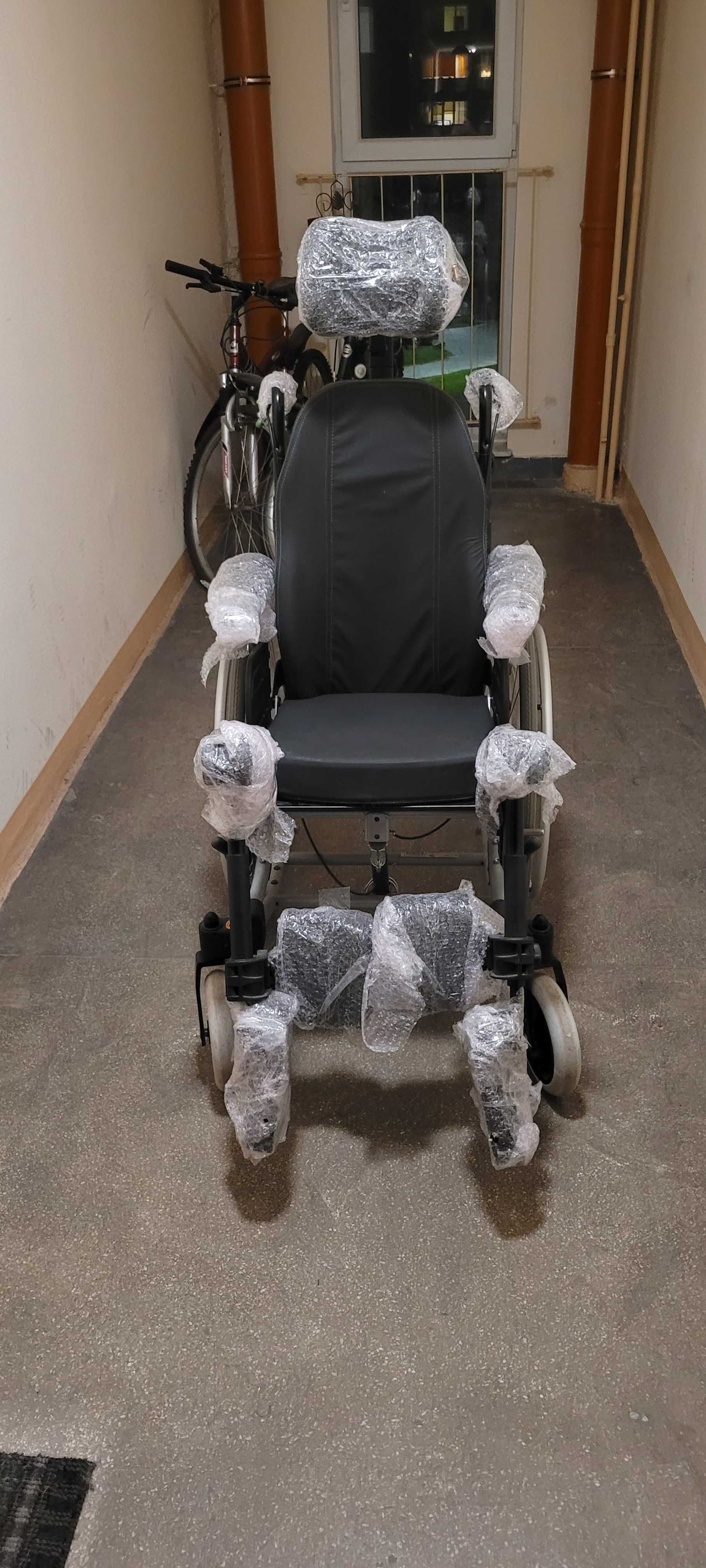 Wózek inwalidzki wielofunkcyjny INVACARE rea