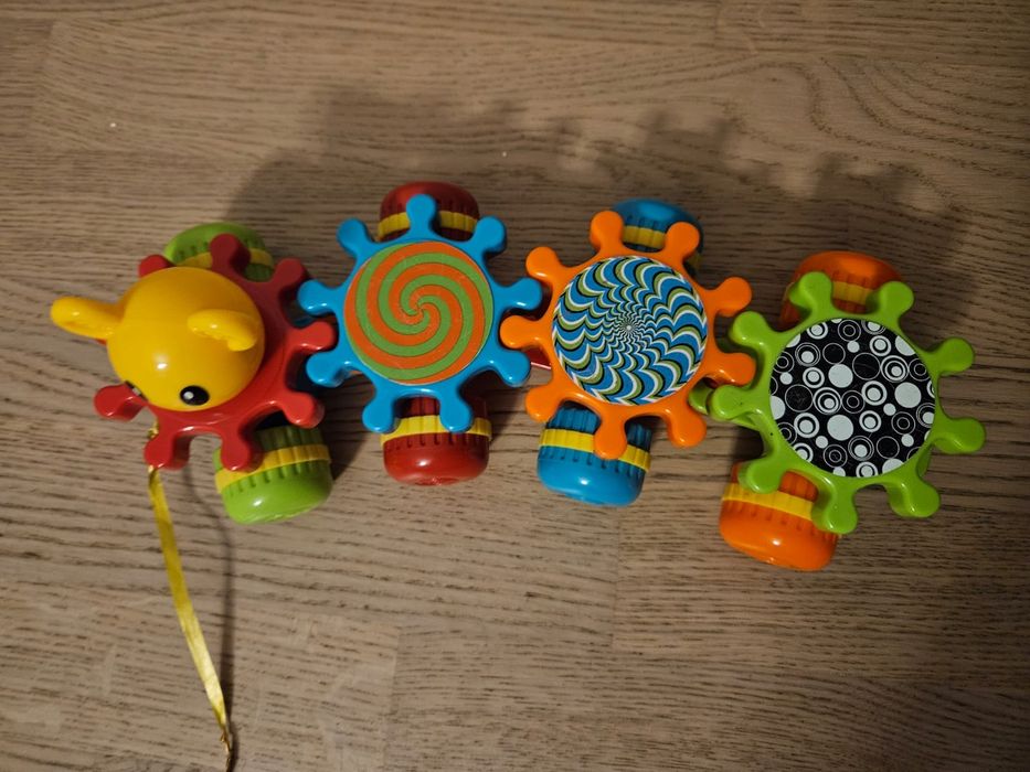 Іграшка-гусениця Earlyears Gearapillar