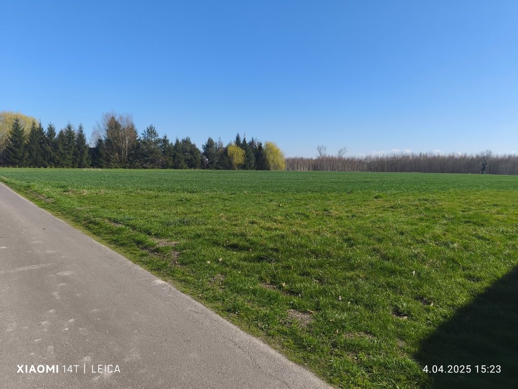 Sprzedam działkę budowlaną o powierzchni 937 M2 w miejscowości Krzywaa