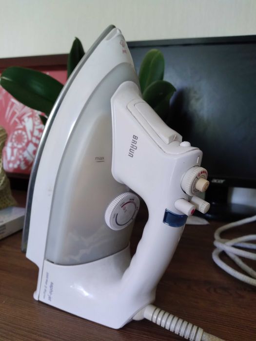 Утюг Braun 2000 Вт