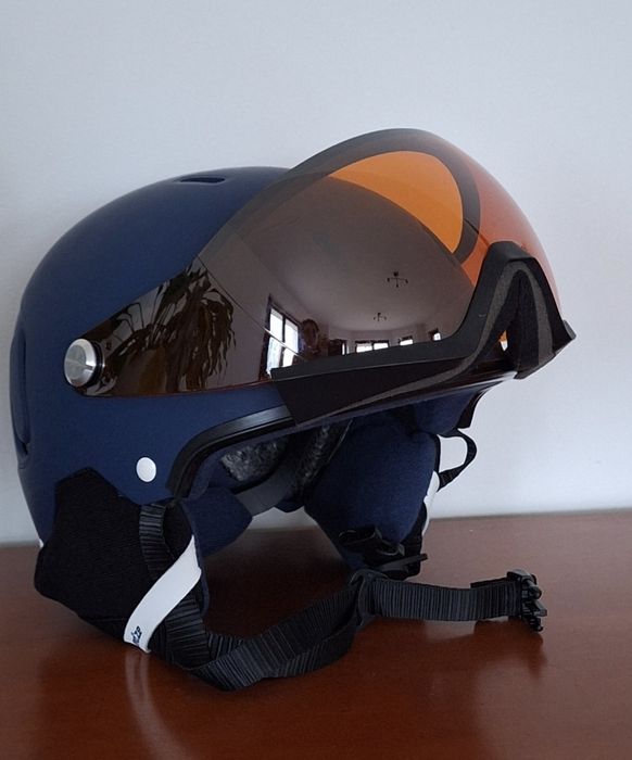 Kask narciarski z szybką r. S 53-56 cm