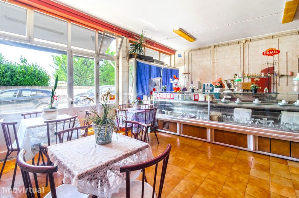 Trespasse de cafetaria no centro do Porto - Cedofeita