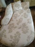 Sofa beżowa w róże