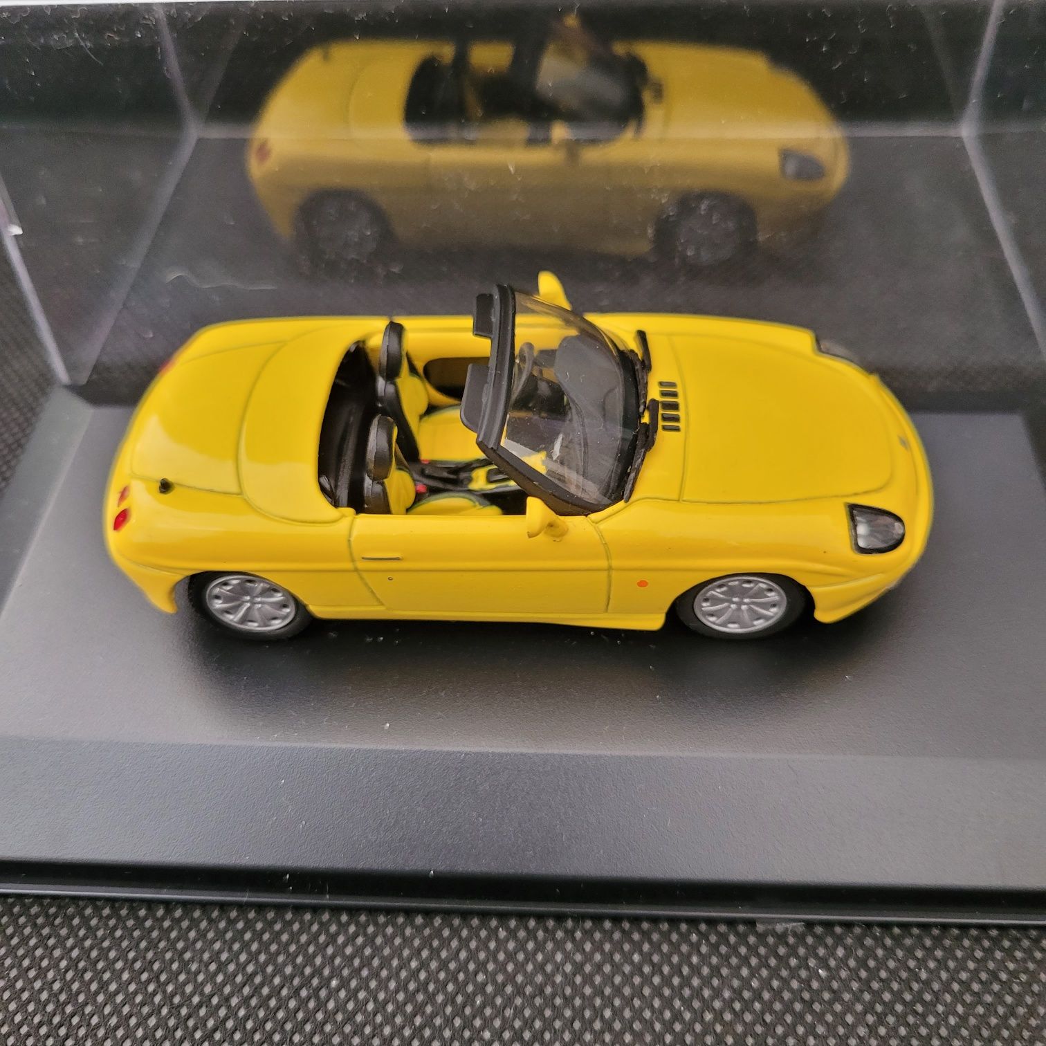 Carro miniatura Fiat