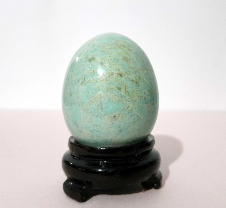 Ovo de pedra natural Amazonite (antigo) com suporte