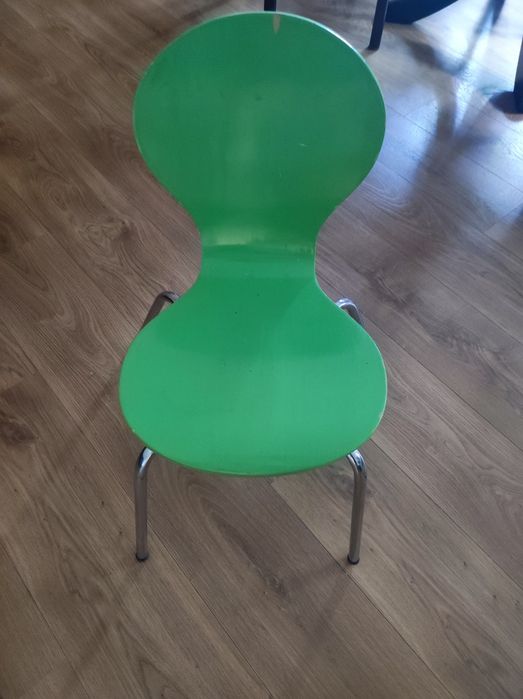 Oddam krzesełko dla małego dziecka
