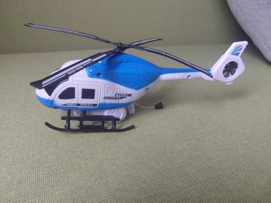 Гелікоптер заводний