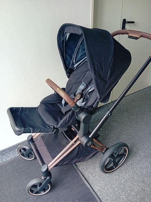 Wózek 3w1 Cybex Priam Lux czarny, piękny 

Sprzedam zesta