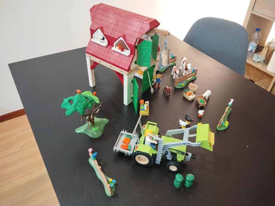 PLAYMOBIL Country: Quinta com criação de animais