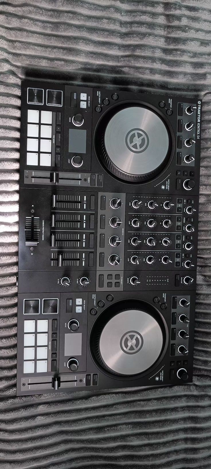 Native instruments taktor s4mk3(nie Pioneer)