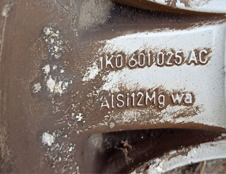 Діски 5x112 R17 VW Audi. 1K0601025AC
