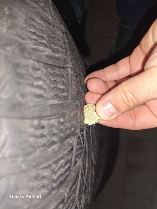 Koła felgi i opony zimowe 215/55/R17 Nokian Toyota Verso