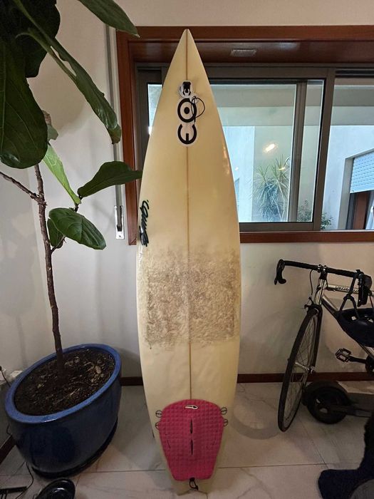 Prancha Surf 5’8 MR Model – Rabeta Swallow – Tri-fin