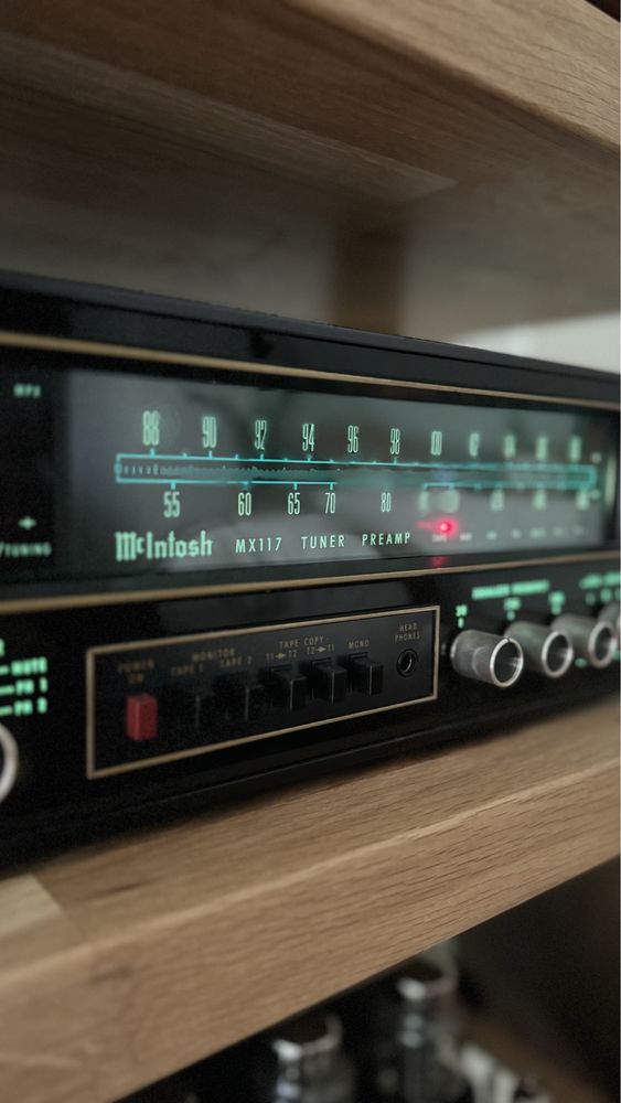 MCINTOSH MX117 | Pré amplificador e AM FM Stereo Tuner