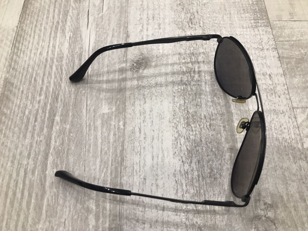 Чоловічі окуляри Ray Ban.