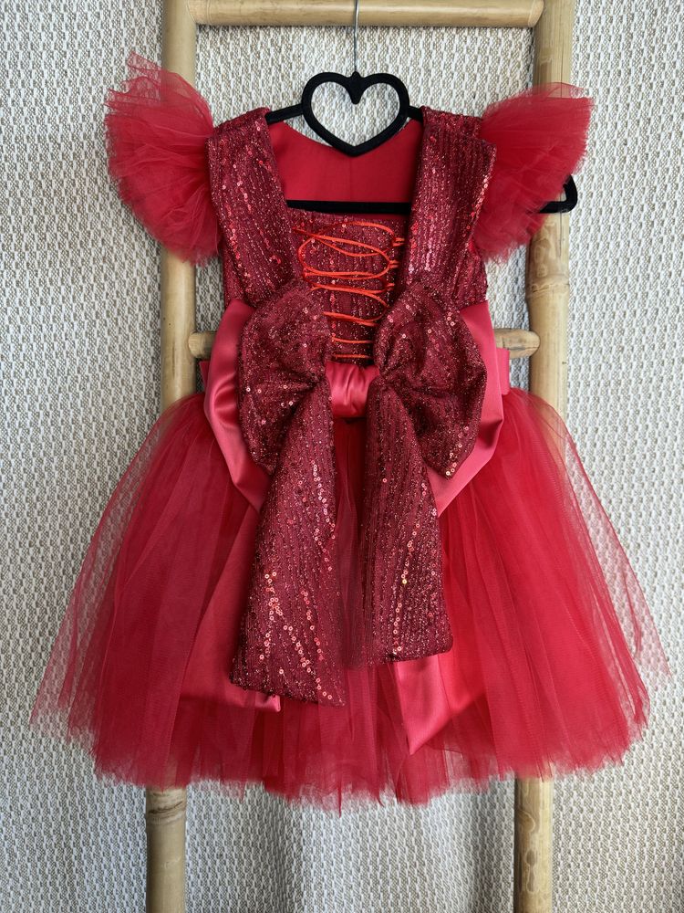 Святкова пишна сукня з фатину для дівчинки на 3 роки, червоного кольор