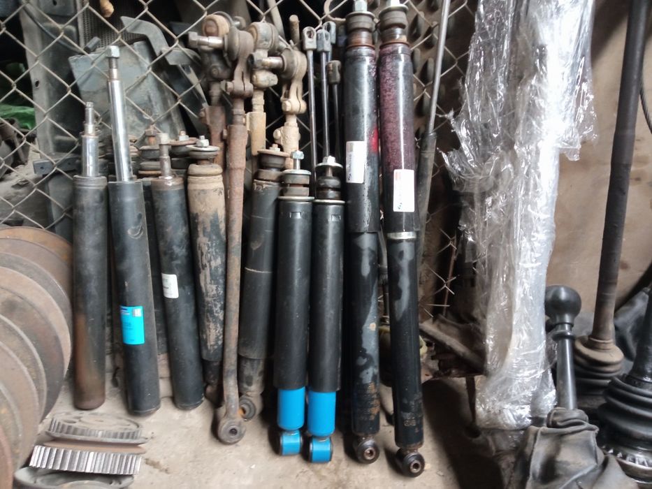 Пружини амортизатори Опель Вектра А Кадет Астра Ф Аскона Корса