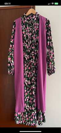 Vestido preto com flores