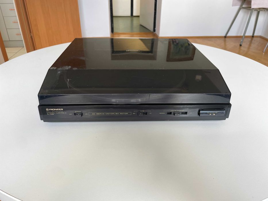 Zestaw uszkodzonych gramofonów Philips, CEC, Pioneer, Dual, Telefunken