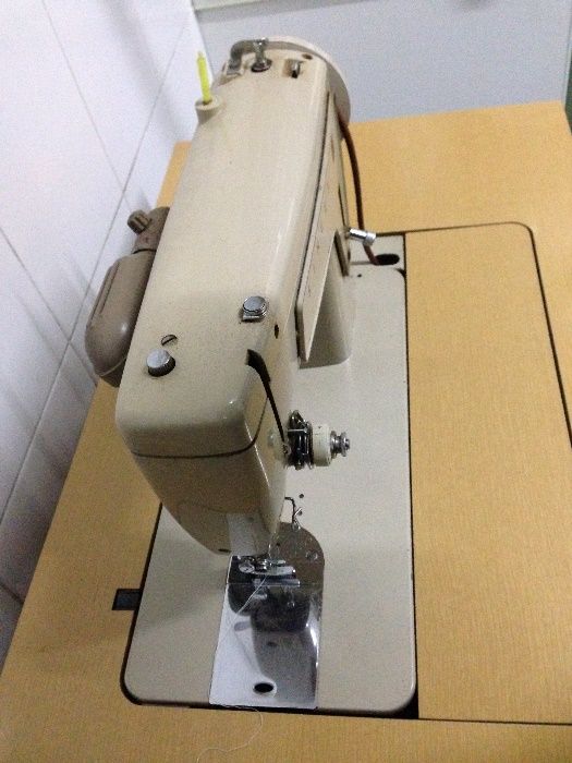 Máquina de costura SINGER