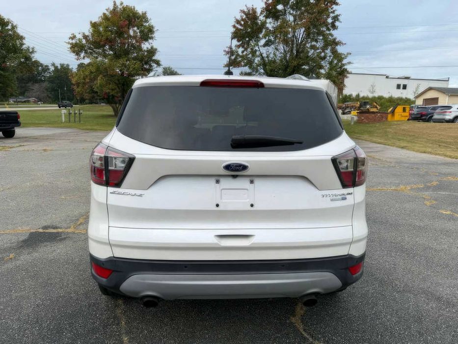 Ford Escape Titanium      2017