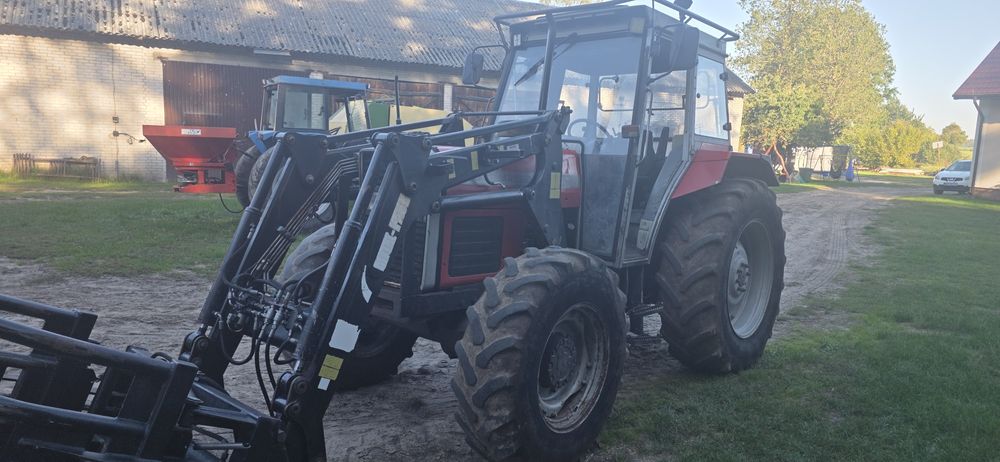 Massey Ferguson 390